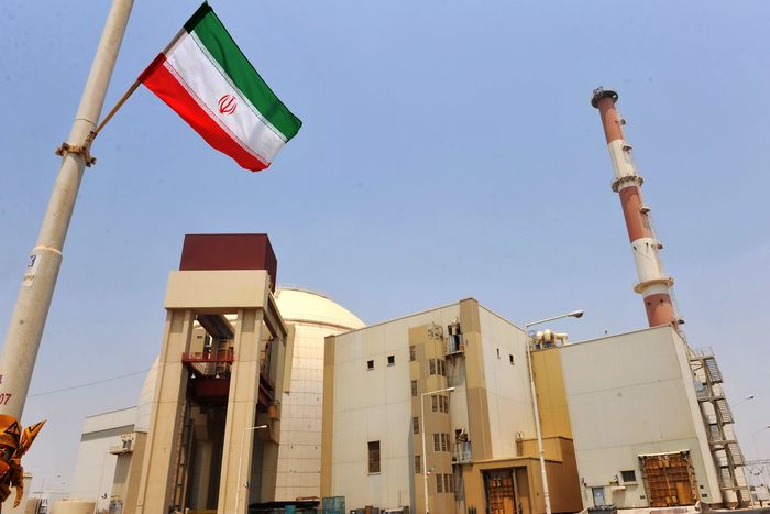 Planta nuclear de Bushehr en el sur de Irán. EFE/ ABEDIN TAHERKENAREH