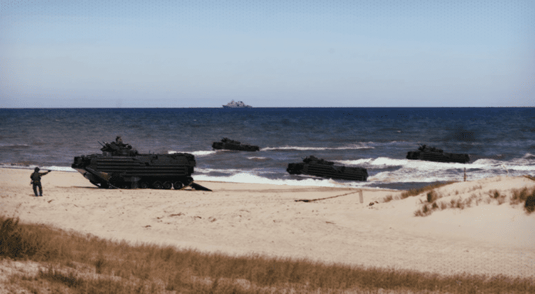 Equilibrio de poder defensivo-ofensivo en el Mar Báltico: Rusia y la OTAN en la cuerda floja