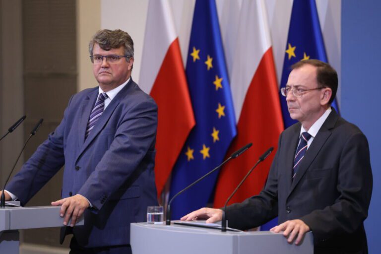 Polonia: Presidente Duda le concede por segunda vez la amnistía a dos políticos perseguidos por corrupción
