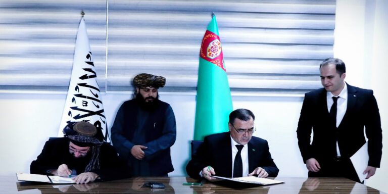 La política de Turkmenistán hacia Afganistán: Equilibrio entre riesgos y oportunidades sin explotar
