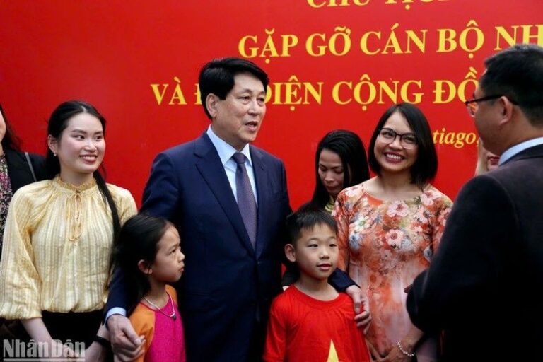 Presidente de Vietnam Luong Cuong se reune con la comunidad vietnamita en Chile